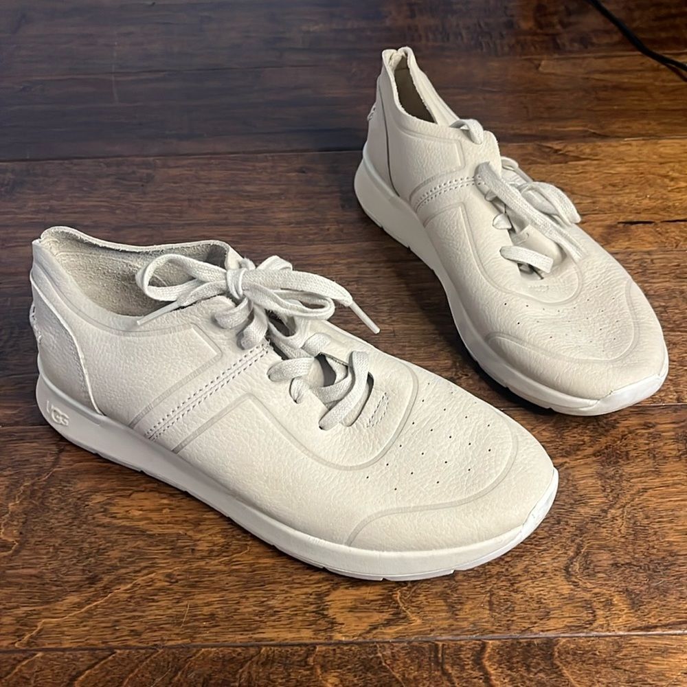 Ugg Adaleen Nubuck Leather sneaker, size 8.5